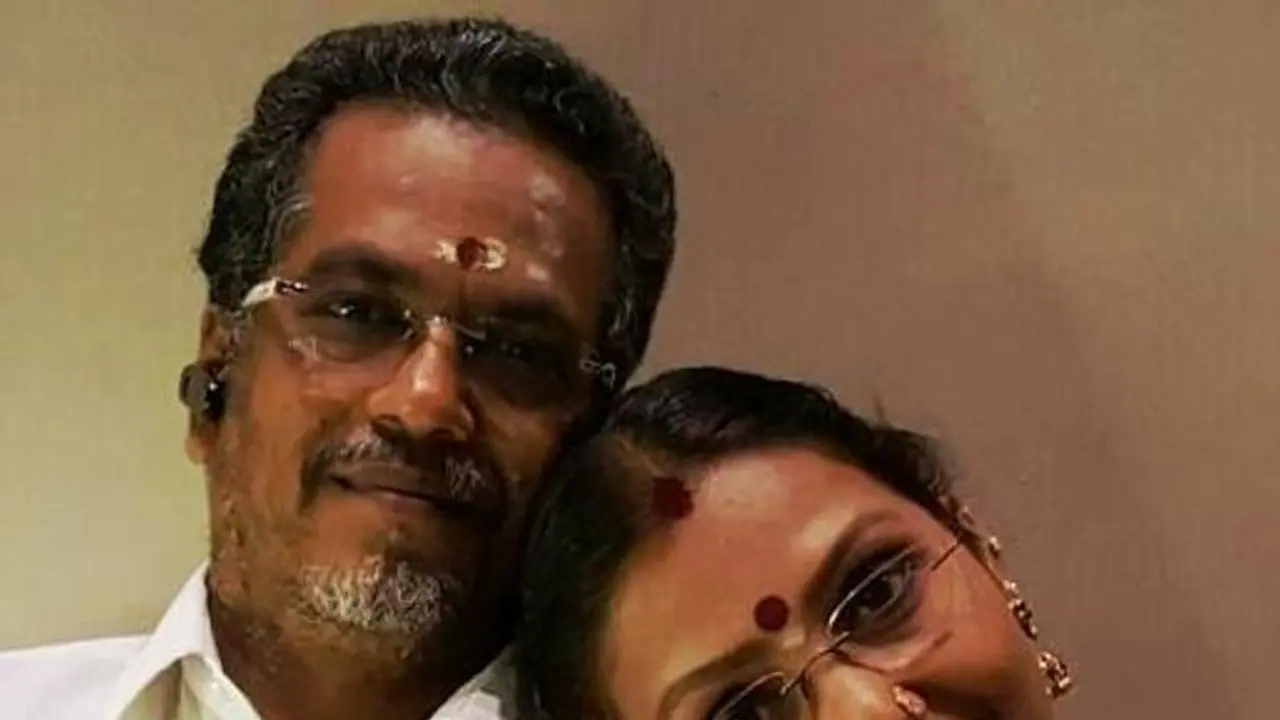 அக்கா அக்கா என கூப்பிட்டு ஆப்பு வைத்த வனிதா..! போட்டுடைத்த பாத்திமாவின் கணவர்..! அக்கா அக்கா என கூப்பிட்டு ஆப்பு வைத்த வனிதா..! போட்டுடைத்த பாத்திமாவின் கணவர்..!