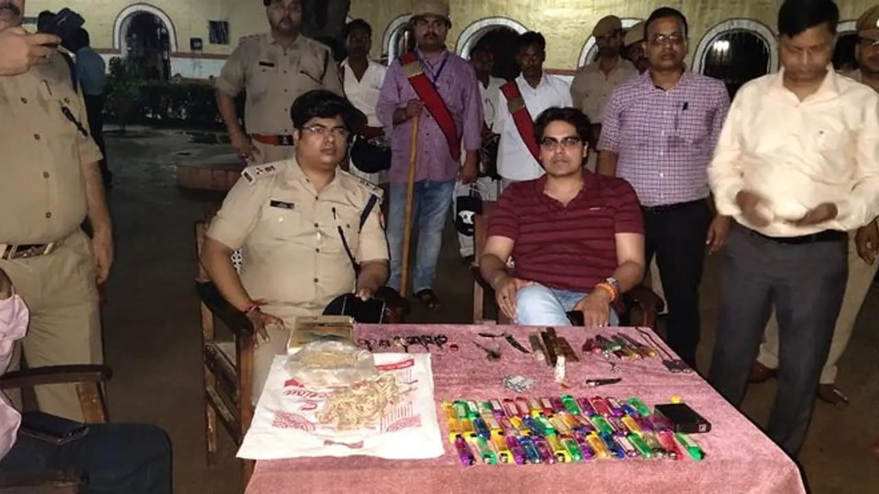 नैनी सेंट्रल जेल में कैदियों के ठाठ, छापेमारी में मिली ऐसी ऐसी चीजें