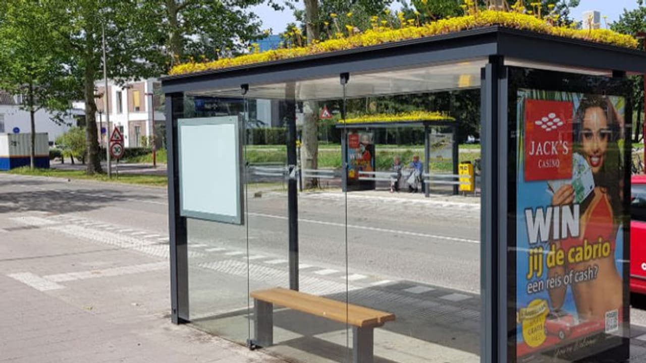 ಕುಷ್ಟಗಿಯಲ್ಲಿಲ್ಲ ಬಸ್ ತಂಗುದಾಣ, ಪ್ರಯಾಣಿಕರ ಪರದಾಟ ಕುಷ್ಟಗಿಯಲ್ಲಿಲ್ಲ ಬಸ್ ತಂಗುದಾಣ, ಪ್ರಯಾಣಿಕರ ಪರದಾಟ