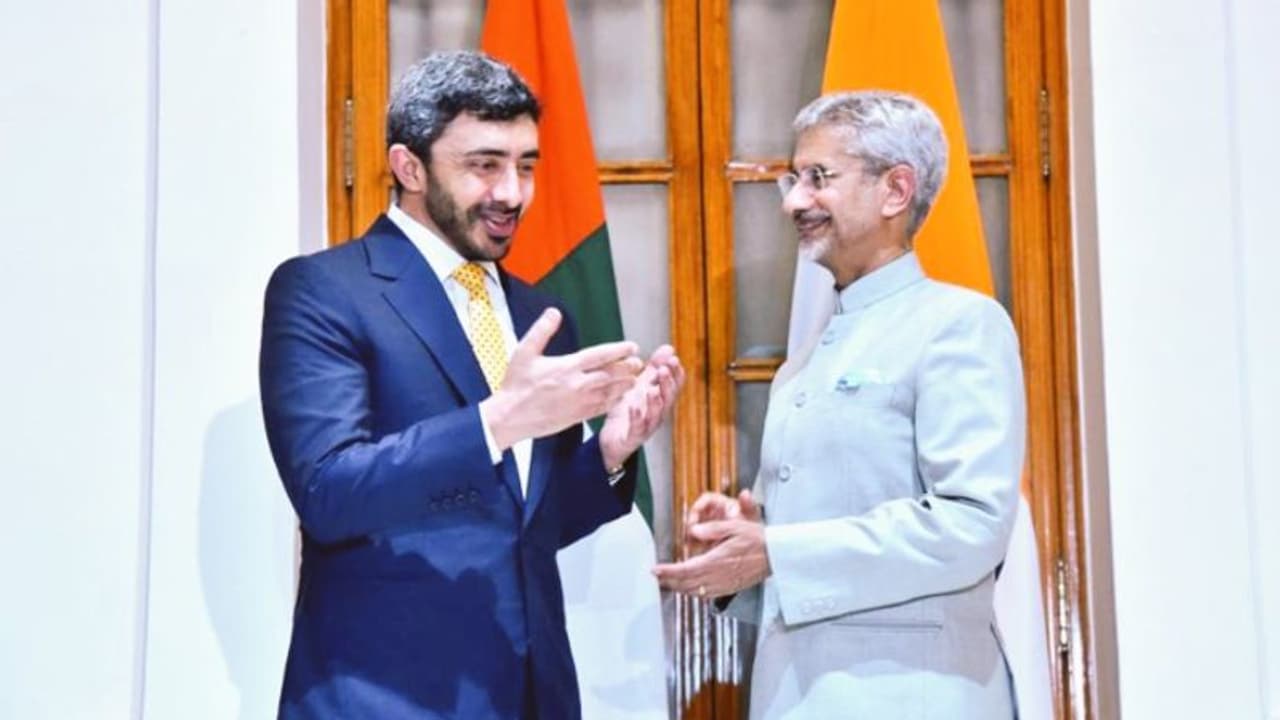 യുഎഇ വിദേശകാര്യമന്ത്രി ഇന്ത്യയിൽ, മോദിയെ യുഎഇയിലേക്ക് ക്ഷണിക്കും യുഎഇ വിദേശകാര്യമന്ത്രി ഇന്ത്യയിൽ, മോദിയെ യുഎഇയിലേക്ക് ക്ഷണിക്കും