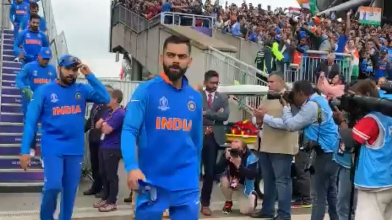 ನ್ಯೂಜಿಲೆಂಡ್ ವಿರುದ್ಧ ಟೀಂ ಇಂಡಿಯಾ ಆಯ್ಕೆಗೆ ಫ್ಯಾನ್ಸ್ ಗರಂ! ನ್ಯೂಜಿಲೆಂಡ್ ವಿರುದ್ಧ ಟೀಂ ಇಂಡಿಯಾ ಆಯ್ಕೆಗೆ ಫ್ಯಾನ್ಸ್ ಗರಂ!