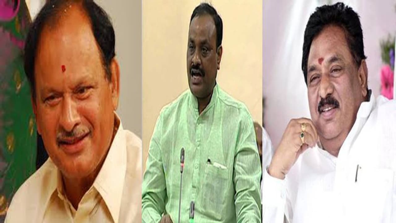 టీడీపికి బిగ్ షాక్: ముగ్గురు ఎమ్మెల్యేలకు పదవీ గండం? టీడీపికి బిగ్ షాక్: ముగ్గురు ఎమ్మెల్యేలకు పదవీ గండం?