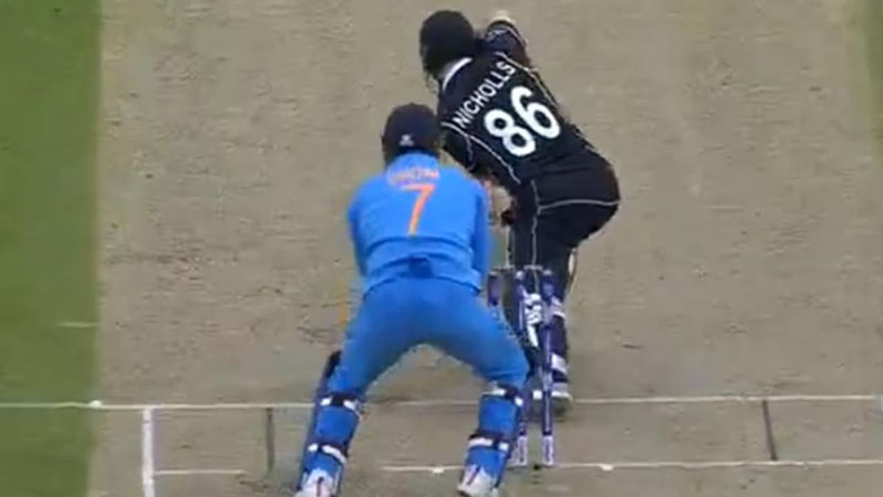 മഞ്ജരേക്കറുടെ 'തട്ടിക്കൂട്ട് താരം' ഇന്ത്യക്ക് സമ്മാനിച്ചത് ബ്രേക്ക് ത്രൂ ജഡേജ നേടിയ തകര്പ്പന് വിക്കറ്റിന്റെ വീഡിയോ മഞ്ജരേക്കറുടെ 'തട്ടിക്കൂട്ട് താരം' ഇന്ത്യക്ക് സമ്മാനിച്ചത് ബ്രേക്ക് ത്രൂ ജഡേജ നേടിയ തകര്പ്പന് വിക്കറ്റിന്റെ വീഡിയോ