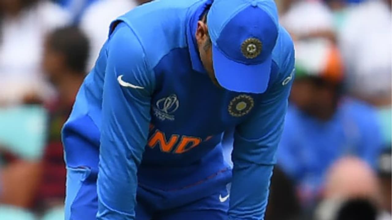 கொரோனாவால் தகர்ந்த தோனியின் கனவு