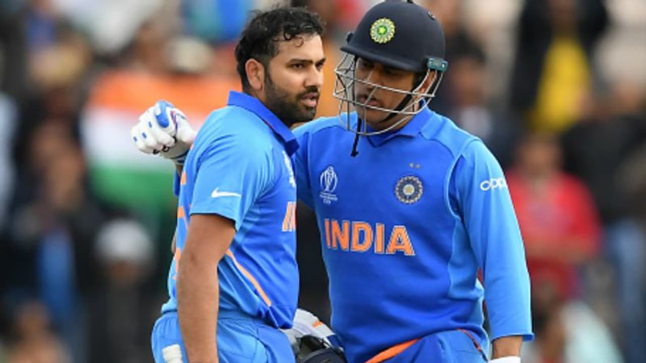 ധോണി ഉപദേഷ്ടാവ്, രോഹിത് ഭാവി ക്യാപ്റ്റന്; നേര്ക്കുനേര് വരുമ്പോള് രണ്ട് പേരുടേയും ലക്ഷ്യം ഐപിഎല് കിരീടം ധോണി ഉപദേഷ്ടാവ്, രോഹിത് ഭാവി ക്യാപ്റ്റന്; നേര്ക്കുനേര് വരുമ്പോള് രണ്ട് പേരുടേയും ലക്ഷ്യം ഐപിഎല് കിരീടം