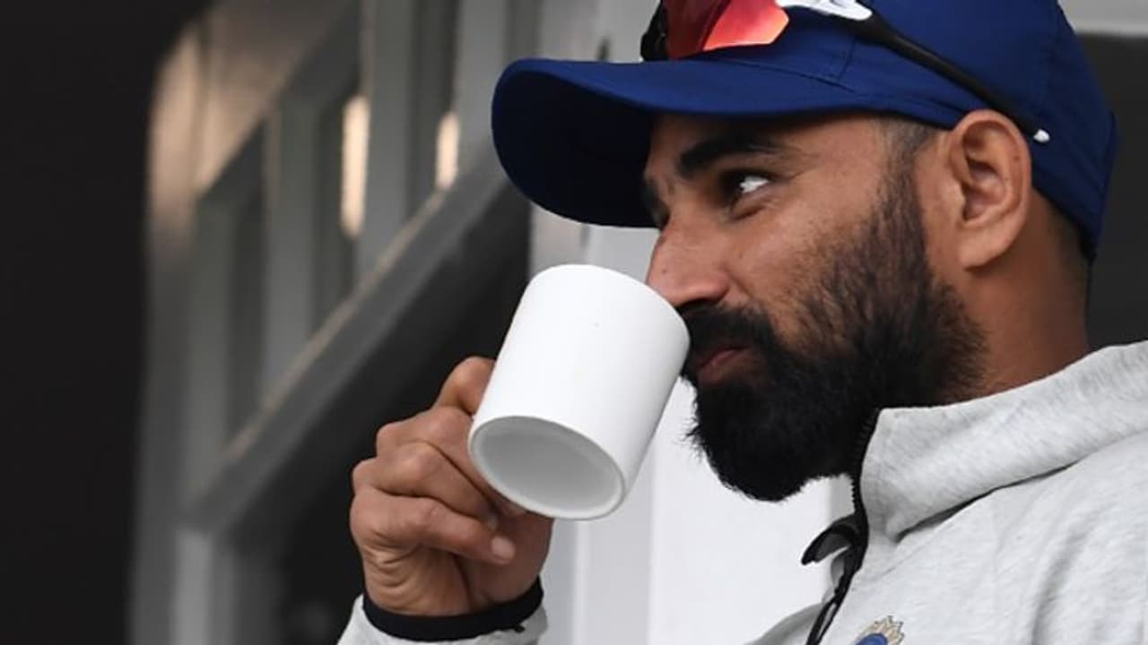 বিশ্বকাপের মধ্যেই ফের নারীঘটিত বিতর্কে শামি! অযাচিত মেসেজ পাঠানোর অভিযোগ বিশ্বকাপের মধ্যেই ফের নারীঘটিত বিতর্কে শামি! অযাচিত মেসেজ পাঠানোর অভিযোগ