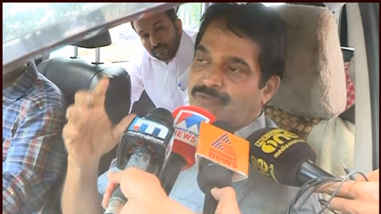 കര്ണാടകയിൽ ബിജെപിയുടെ ജനാധിപത്യ ലംഘനം; യഥാര്ത്ഥ കോൺഗ്രസുകാര് മടങ്ങി വരണമെന്ന് കെസി വേണുഗോപാൽ കര്ണാടകയിൽ ബിജെപിയുടെ ജനാധിപത്യ ലംഘനം; യഥാര്ത്ഥ കോൺഗ്രസുകാര് മടങ്ങി വരണമെന്ന് കെസി വേണുഗോപാൽ