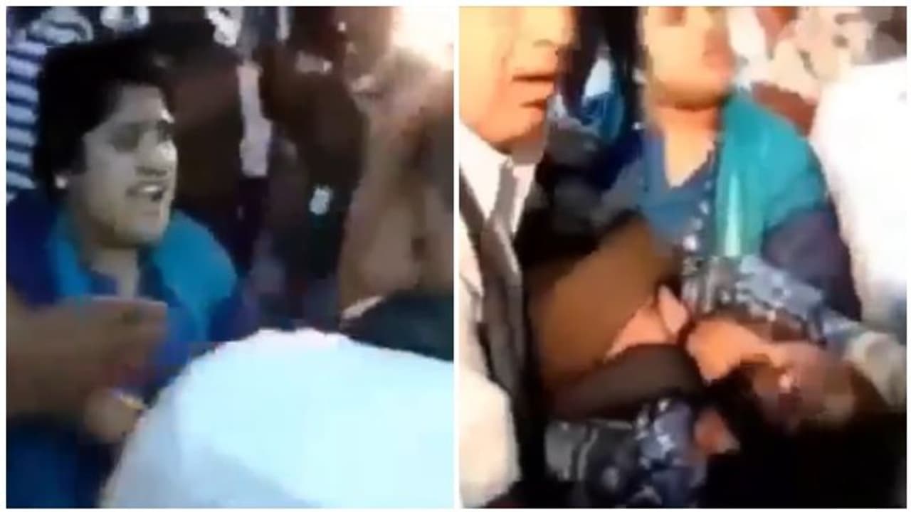 குழந்தை ஸ்ரீஹரி கழுத்தை நெரித்து கதற வைத்த வனிதா! நடுரோட்டில் பேயாட்டம் போட்ட அதிர்ச்சி வீடியோ! குழந்தை ஸ்ரீஹரி கழுத்தை நெரித்து கதற வைத்த வனிதா! நடுரோட்டில் பேயாட்டம் போட்ட அதிர்ச்சி வீடியோ!