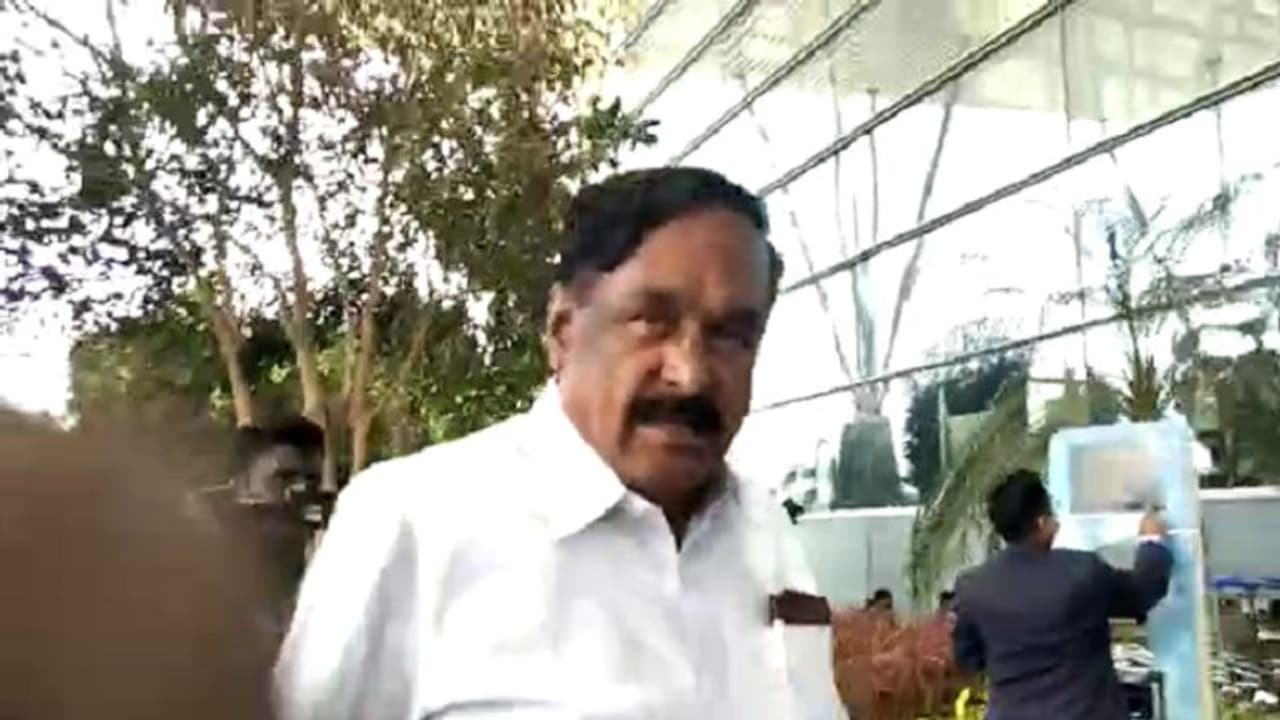 ಜೆಡಿಎಸ್ಗೆ ಶಾಕ್?: ಬಾಡೂಟಕ್ಕೆಂದು ರೆಸಾರ್ಟ್ ಬಿಟ್ಟ ಶಾಸಕ ದೆಹಲಿ ವಿಮಾನ ಹತ್ತಿದ್ರು! ಜೆಡಿಎಸ್ಗೆ ಶಾಕ್?: ಬಾಡೂಟಕ್ಕೆಂದು ರೆಸಾರ್ಟ್ ಬಿಟ್ಟ ಶಾಸಕ ದೆಹಲಿ ವಿಮಾನ ಹತ್ತಿದ್ರು!