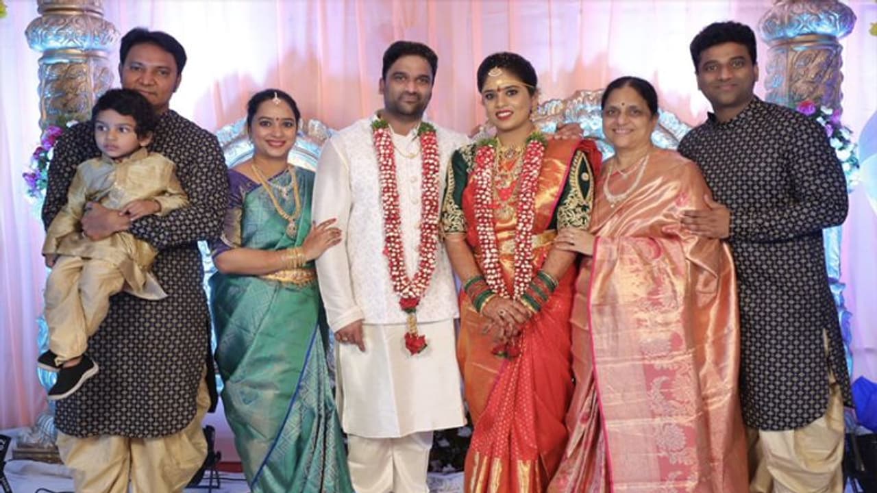 తమ్ముడి పెళ్లైపోయింది.. మరి అన్నయ్యదెప్పుడో? తమ్ముడి పెళ్లైపోయింది.. మరి అన్నయ్యదెప్పుడో?