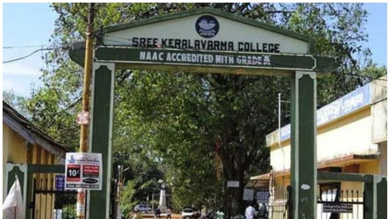 കേരള വര്‍മ്മ കോളേജ് യൂണിയന്‍ ചെയര്‍മാനെ അപമാനിച്ചെന്നാരോപിച്ച് പ്രിന്‍സിപ്പലിനെ ഘെരാവോ ചെയ്തു; ജോലി രാജിവച്ച് പ്രിന്‍സിപ്പല്‍