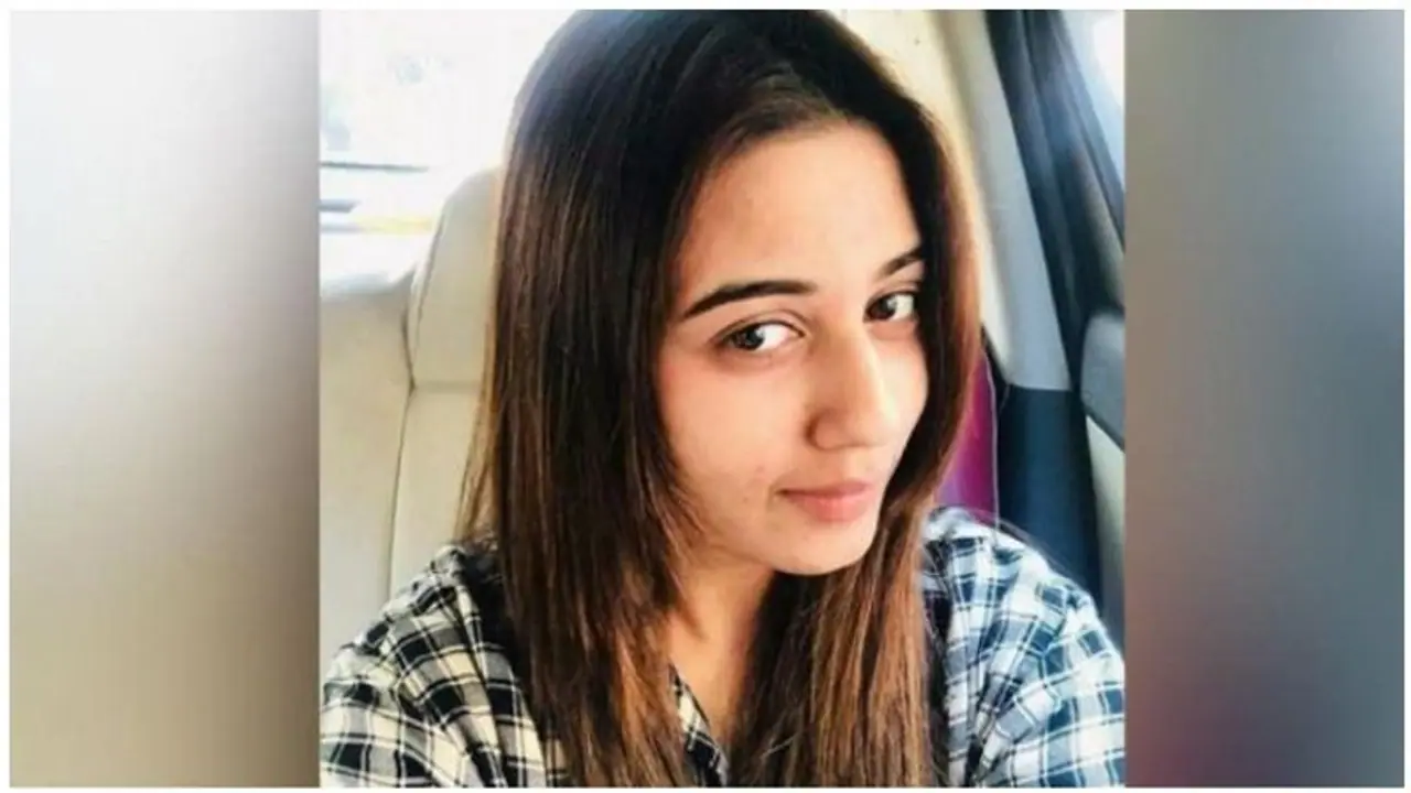 பிரபல நடிகையைப் பாதிப் பயணத்தில் கையைப் பிடித்து இழுத்த உபேர் டிரைவர் கைது... பிரபல நடிகையைப் பாதிப் பயணத்தில் கையைப் பிடித்து இழுத்த உபேர் டிரைவர் கைது...