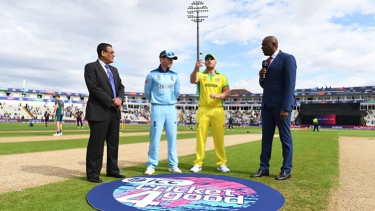 টসেই কি অর্ধেক ম্যাচ হেরে গেল ইংল্যান্ড! অজি দলে হল একটি পরিবর্তন টসেই কি অর্ধেক ম্যাচ হেরে গেল ইংল্যান্ড! অজি দলে হল একটি পরিবর্তন