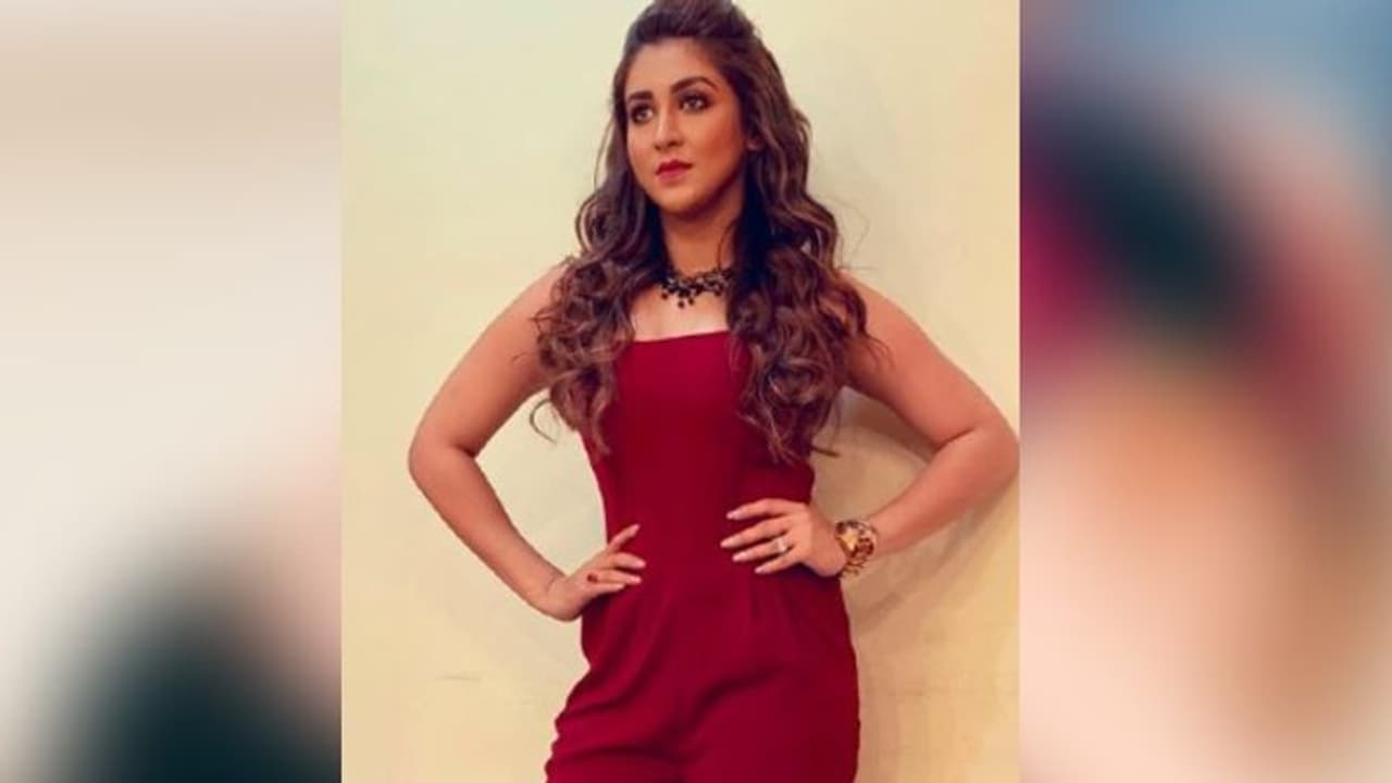 লকডাউনে স্পেনের আবহাওয়া নিয়ে হাজির ঐন্দ্রিলা, প্রশংসায় পঞ্চমুখ ভক্তরা