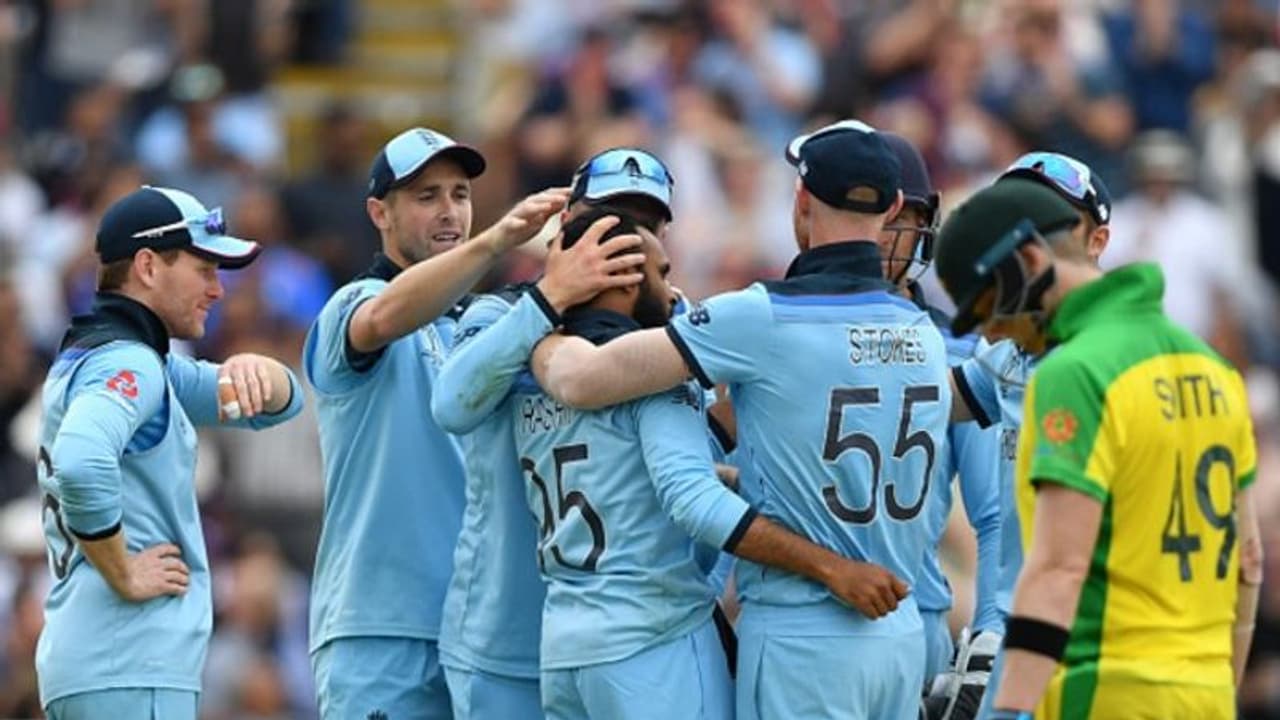 পড়ে গিয়েছে ৫ উইকেট, দারুণ বিপদে অজিরা! ভারতের দশাই হবে কি পড়ে গিয়েছে ৫ উইকেট, দারুণ বিপদে অজিরা! ভারতের দশাই হবে কি