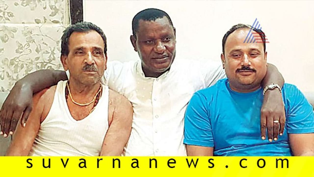 30 ವರ್ಷದ ಹಿಂದೆ ಪಡೆದಿದ್ದ 200 ರು. ಸಾಲ ಮರಳಿಸಲು ಕೀನ್ಯಾದಿಂದ ಬಂದ ಸಂಸದ! 30 ವರ್ಷದ ಹಿಂದೆ ಪಡೆದಿದ್ದ 200 ರು. ಸಾಲ ಮರಳಿಸಲು ಕೀನ್ಯಾದಿಂದ ಬಂದ ಸಂಸದ!