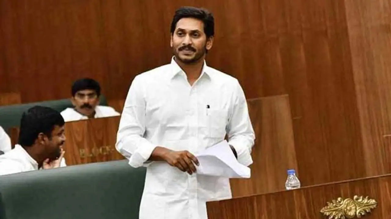 నిరుద్యోగులకు జగన్ మరో శుభవార్త: మెగా నోటిఫికేషన్ కు రంగం సిద్ధం