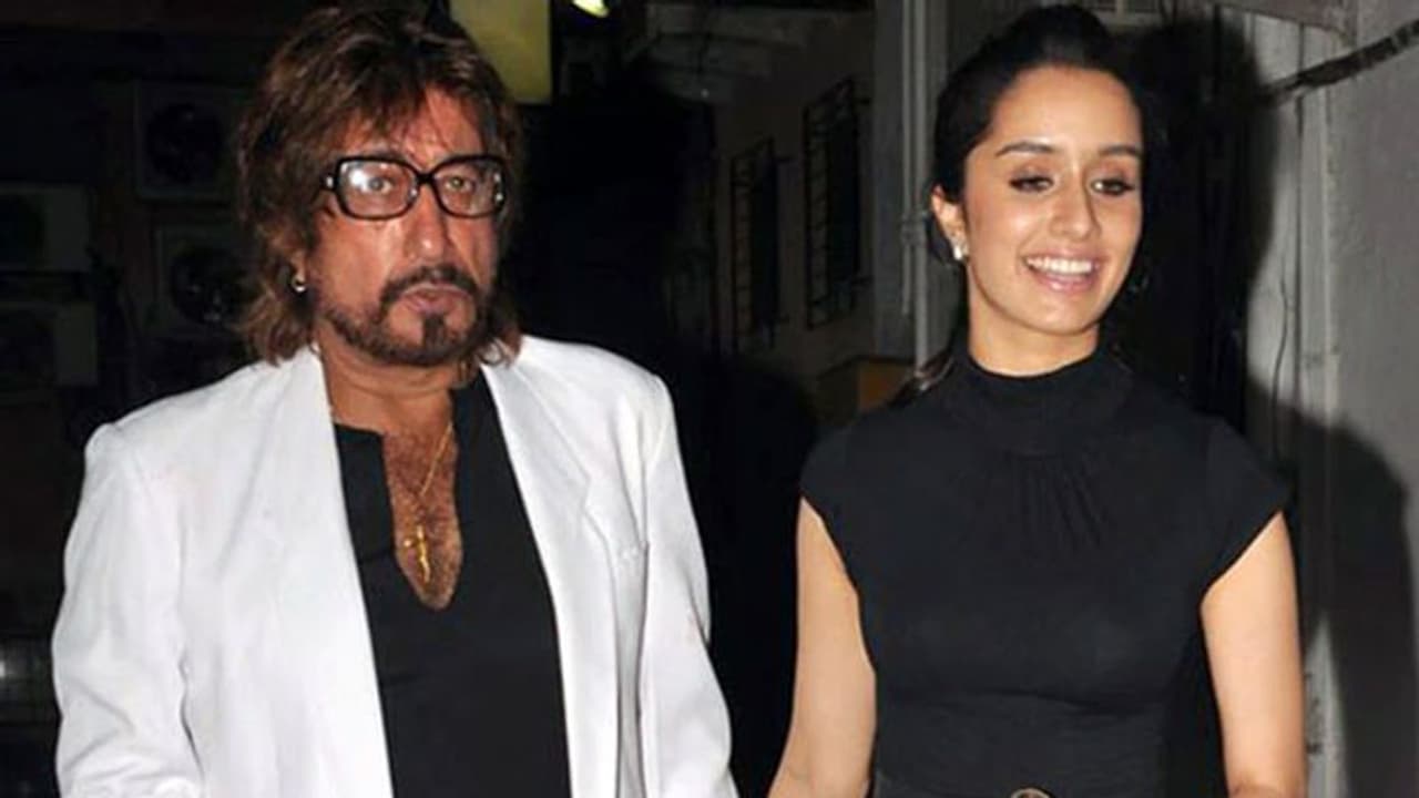 ''నా కూతురి పెళ్లికి నన్ను పిలవండే..'' హీరోయిన్ తండ్రి సెటైర్లు! ''నా కూతురి పెళ్లికి నన్ను పిలవండే..'' హీరోయిన్ తండ్రి సెటైర్లు!