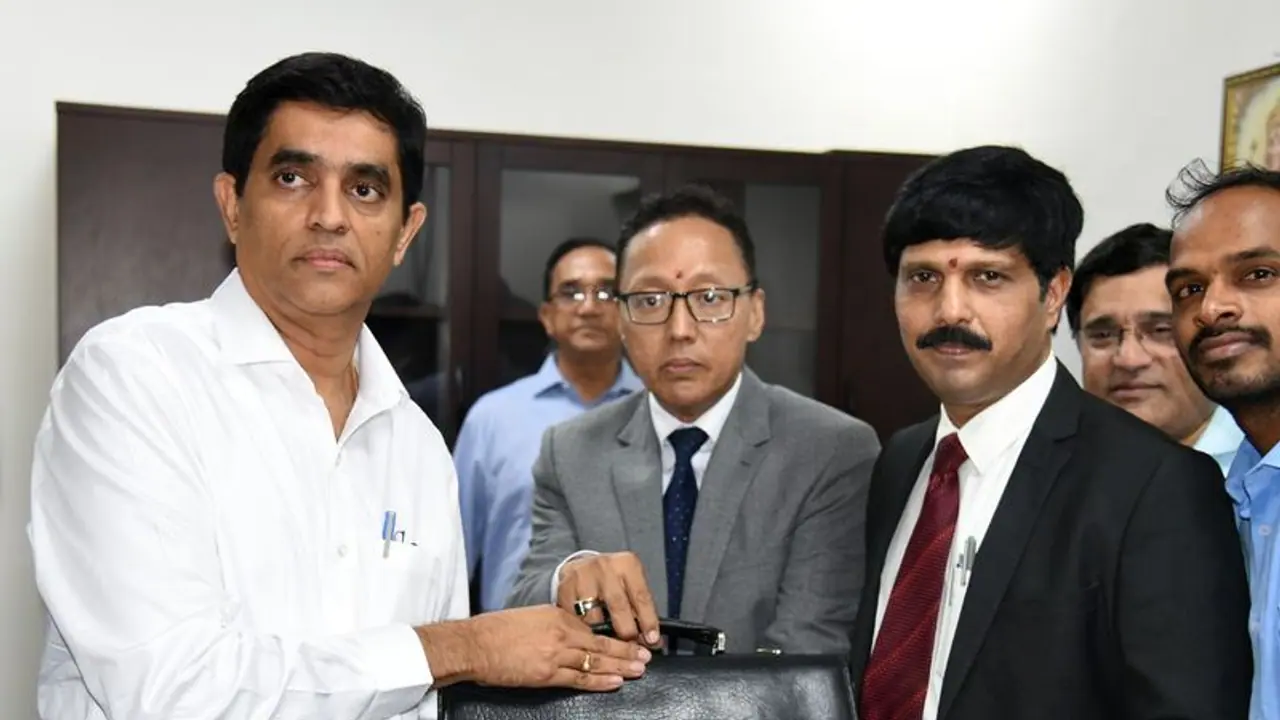 బుగ్గన బడ్జెట్: ఉద్యోగులకు పెద్దపీట