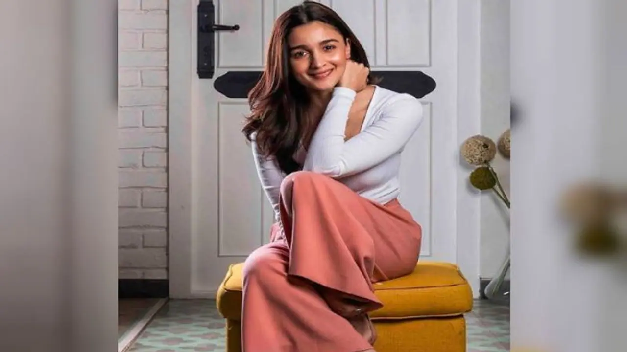 আলিয়ার সৌন্দর্যের রহস্যটা কী, দেখে নিন তাঁর ডায়েট প্ল্যান ও ওয়ার্ক আউট