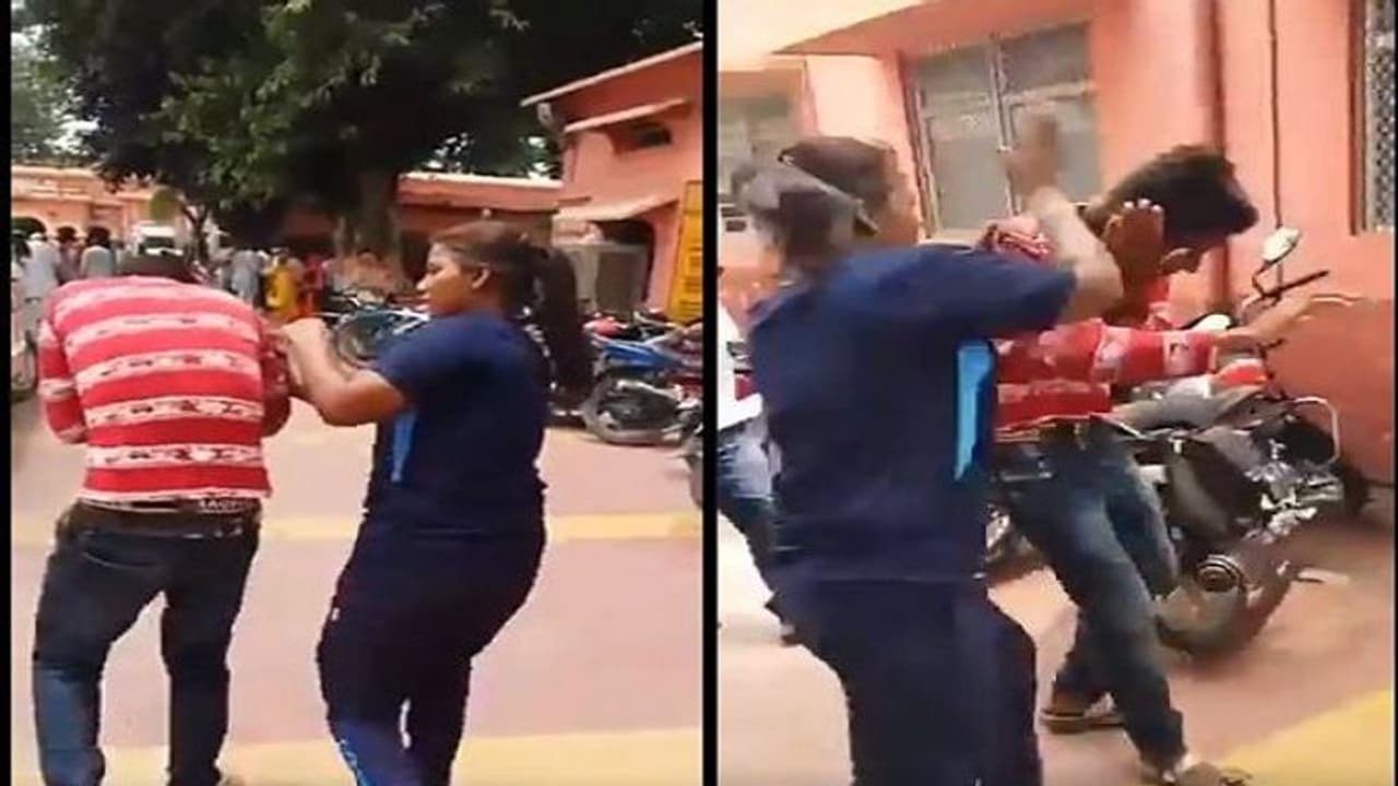 ಚುಡಾಯಿಸಿದ ಯುವಕನಿಗೆ ಮಹಿಳಾ ಬಾಕ್ಸರ್ನಿಂದ ಹಿಗ್ಗಾಮುಗ್ಗಾ ಗೂಸಾ ಚುಡಾಯಿಸಿದ ಯುವಕನಿಗೆ ಮಹಿಳಾ ಬಾಕ್ಸರ್ನಿಂದ ಹಿಗ್ಗಾಮುಗ್ಗಾ ಗೂಸಾ