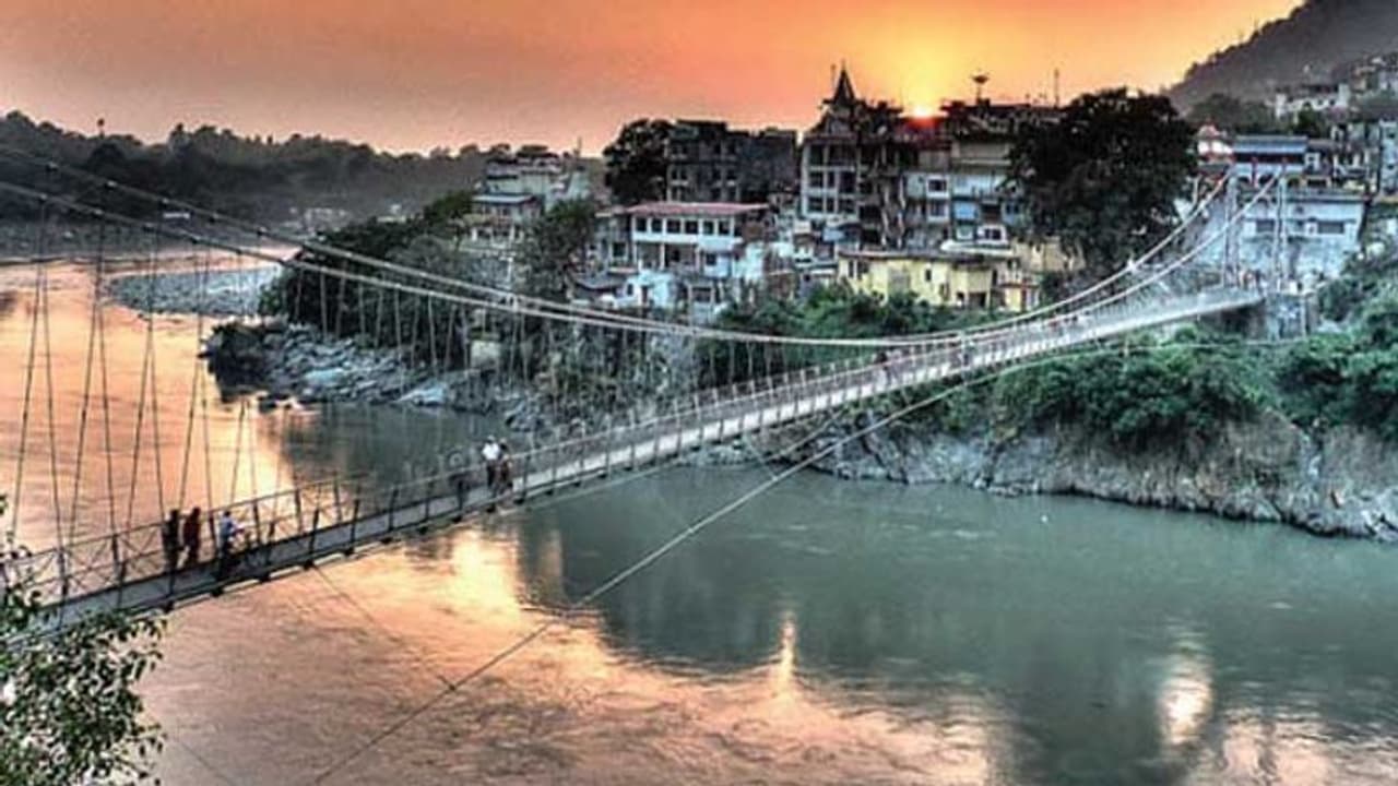 90 ವರ್ಷ ಹಳೆಯ ಹೃಷಿಕೇಶದ ಲಕ್ಷ್ಮಣ ಜೂಲಾ ಬಂದ್ 90 ವರ್ಷ ಹಳೆಯ ಹೃಷಿಕೇಶದ ಲಕ್ಷ್ಮಣ ಜೂಲಾ ಬಂದ್