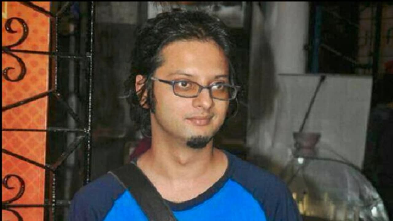 অন্যরূপে মৈনাক ভৌমিক, থ্রিলারের পর রহস্যভেদ করতে আনছেন গোয়েন্দা জুনিয়র কে অন্যরূপে মৈনাক ভৌমিক, থ্রিলারের পর রহস্যভেদ করতে আনছেন গোয়েন্দা জুনিয়র কে