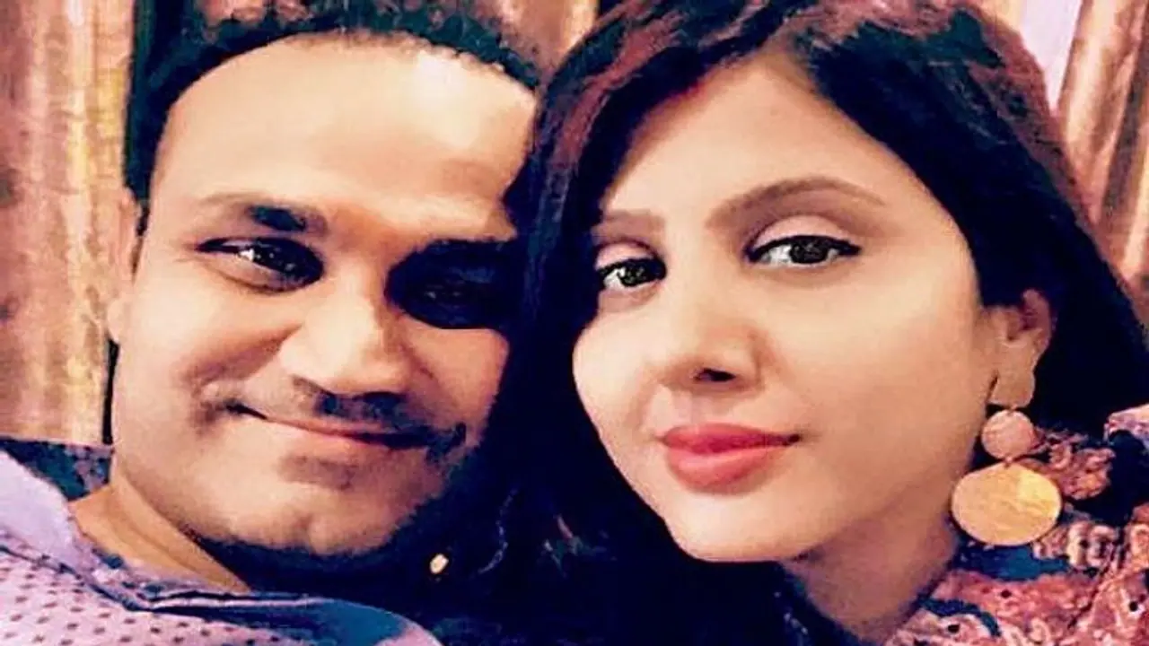 ವಿರೇಂದ್ರ ಸೆಹ್ವಾಗ್ ಬಾಳಲ್ಲಿ ಬಿರುಗಾಳಿ ಬೀಸಿದ್ದೇಕೆ? 20 ವರ್ಷ ಬಳಿಕ ಸೆಹ್ವಾಗ್ ಆರತಿ ದೂರ ದೂರ! ವಿರೇಂದ್ರ ಸೆಹ್ವಾಗ್ ಬಾಳಲ್ಲಿ ಬಿರುಗಾಳಿ ಬೀಸಿದ್ದೇಕೆ? 20 ವರ್ಷ ಬಳಿಕ ಸೆಹ್ವಾಗ್ ಆರತಿ ದೂರ ದೂರ!