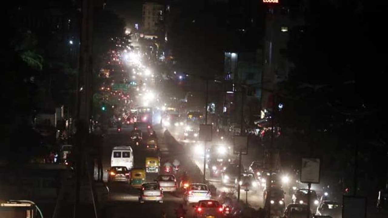 ಮೆಟ್ರೋಗಾಗಿ ಜಯದೇವ ಫ್ಲೈಓವರ್ ಲೂಪ್ ತೆರವು ಮೆಟ್ರೋಗಾಗಿ ಜಯದೇವ ಫ್ಲೈಓವರ್ ಲೂಪ್ ತೆರವು