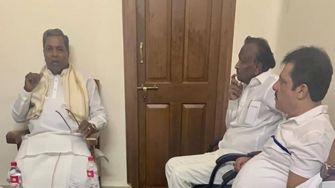 MTB ಇಟ್ಟ ಬೇಡಿಕೆಗೆ ಬೆಚ್ಚಿಬಿದ್ರು, ಸಿದ್ದು ಮನೆಯ ಸುದೀರ್ಘ ಮಾತುಕತೆ ವಿಫಲ MTB ಇಟ್ಟ ಬೇಡಿಕೆಗೆ ಬೆಚ್ಚಿಬಿದ್ರು, ಸಿದ್ದು ಮನೆಯ ಸುದೀರ್ಘ ಮಾತುಕತೆ ವಿಫಲ