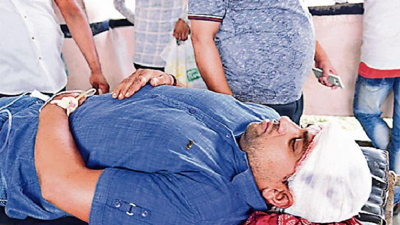 बदमाश ने कट्टे से ज्वेलर पर किया फायर, पर ट्रिगर जाम होते ही गुम हो गई सिट्टी पिट्टी बदमाश ने कट्टे से ज्वेलर पर किया फायर, पर ट्रिगर जाम होते ही गुम हो गई सिट्टी पिट्टी