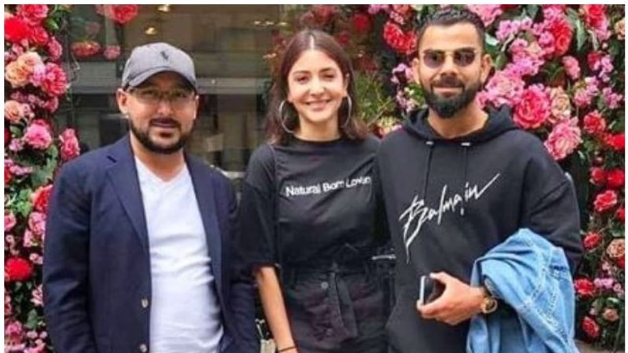 ലണ്ടനില് അടിച്ച് പൊളിച്ച് കോലിയും അനുഷ്കയും; ചിത്രങ്ങള് വൈറല് ലണ്ടനില് അടിച്ച് പൊളിച്ച് കോലിയും അനുഷ്കയും; ചിത്രങ്ങള് വൈറല്