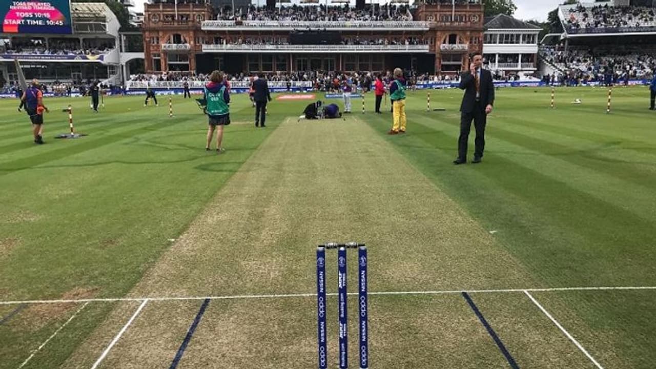 ಇಂಗ್ಲೆಂಡ್ vs ನ್ಯೂಜಿಲೆಂಡ್ ವಿಶ್ವಕಪ್ ಫೈನಲ್; ಮಳೆಗೆ ಟಾಸ್ ವಿಳಂಬ! ಇಂಗ್ಲೆಂಡ್ vs ನ್ಯೂಜಿಲೆಂಡ್ ವಿಶ್ವಕಪ್ ಫೈನಲ್; ಮಳೆಗೆ ಟಾಸ್ ವಿಳಂಬ!