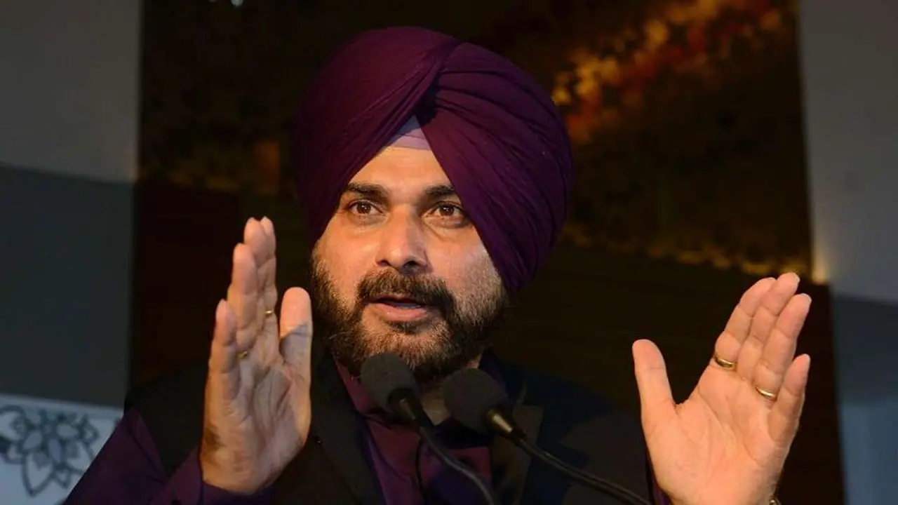 सिद्धू का नया स्टंट,कैबिनेट से दिया इस्तीफा सीएम के बजाय पार्टी अध्यक्ष को भेजा