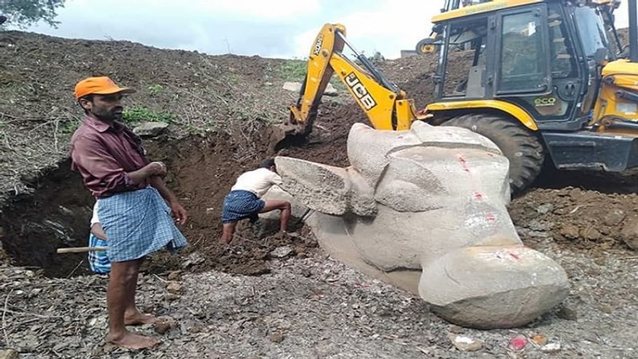 ಮೈಸೂರು: 150 ವರ್ಷಗಳ ಹಿಂದಿನ ಬೃಹತ್ ನಂದಿ ವಿಗ್ರಹ ಪತ್ತೆ, ಗ್ರಾಮಸ್ಥರ ಮಾದರಿ ಕೆಲಸ