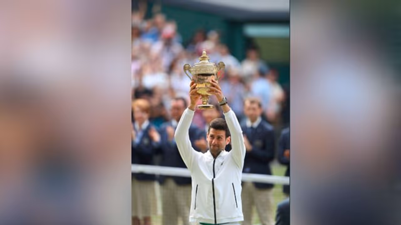 विंबलडन: फेडरर को हराकर पांचवी बार चैंपियन बने जोकोविच विंबलडन: फेडरर को हराकर पांचवी बार चैंपियन बने जोकोविच