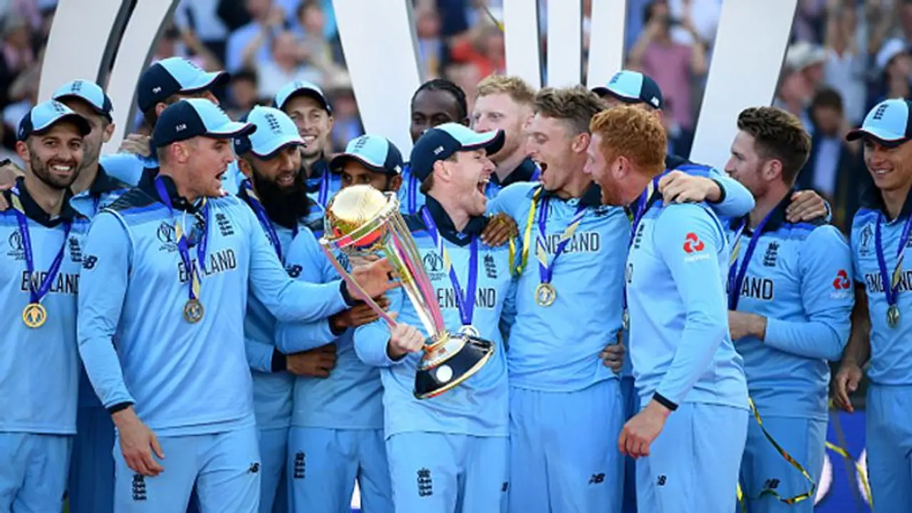 बेहद रोमांचक मुकाबले में इंग्लैण्ड टीम पहली बार विश्व कप क्रिकेट की विजेता घोषित