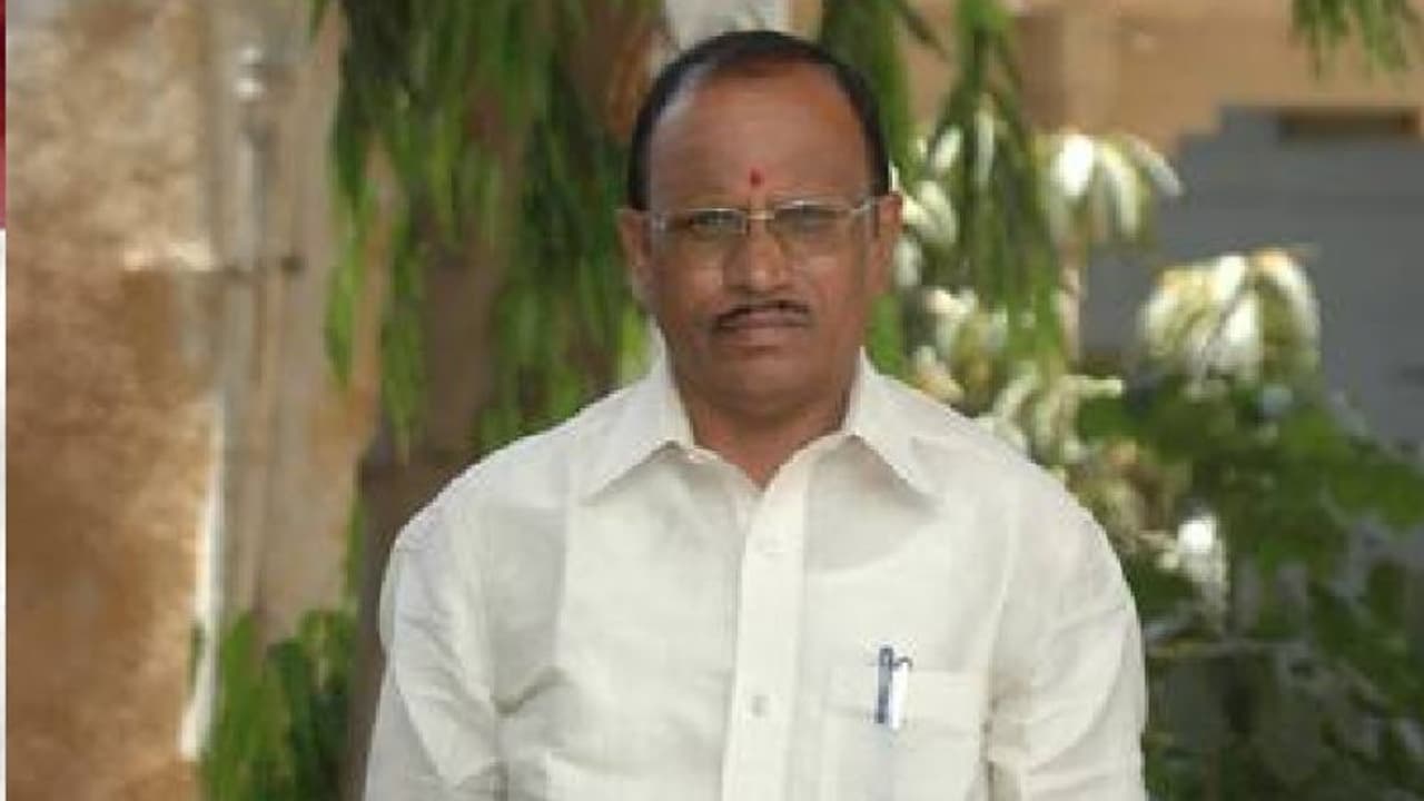 ಕೋರ್ಟ್ನಲ್ಲಿ ಅನರ್ಹ ಶಾಸಕ ಪ್ರತಾಪ್ ಗೌಡಗೆ ಜಯ: ಮಸ್ಕಿ ಬೈ ಎಲೆಕ್ಷನ್ ಹಾದಿ ಸುಗಮ ಕೋರ್ಟ್ನಲ್ಲಿ ಅನರ್ಹ ಶಾಸಕ ಪ್ರತಾಪ್ ಗೌಡಗೆ ಜಯ: ಮಸ್ಕಿ ಬೈ ಎಲೆಕ್ಷನ್ ಹಾದಿ ಸುಗಮ