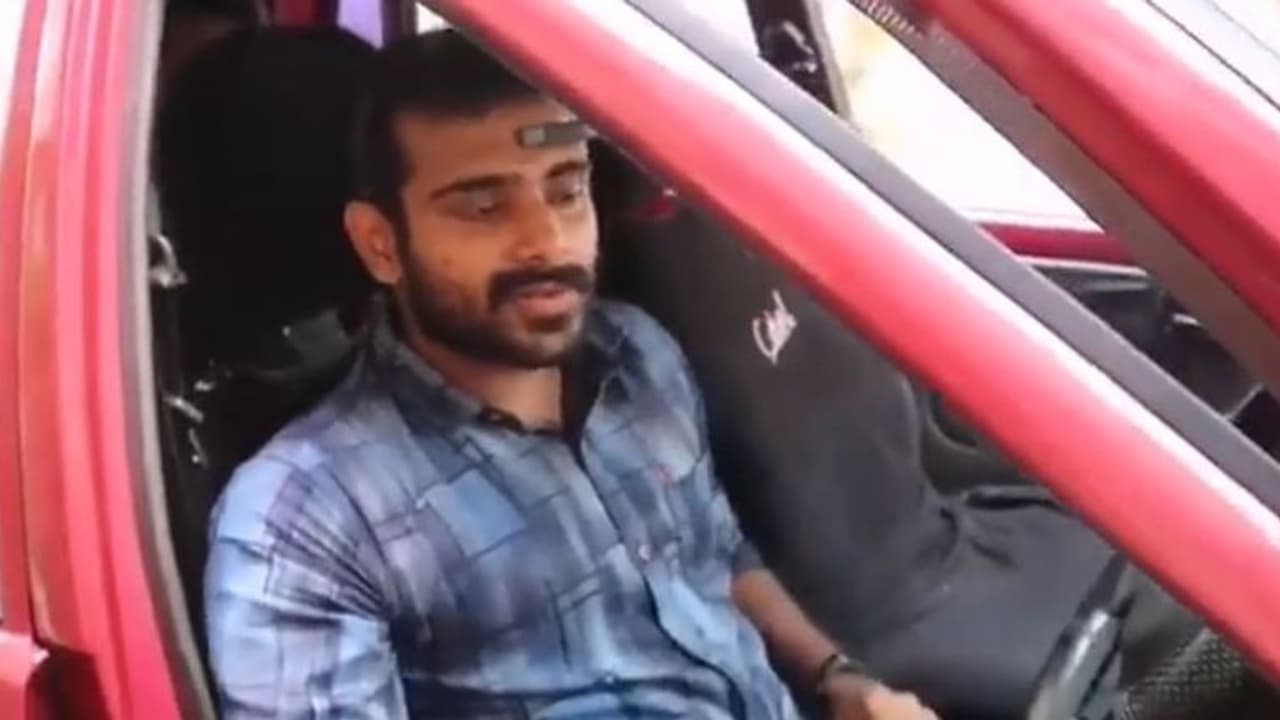 ಪೆಟ್ರೋಲ್,ಡೀಸೆಲ್,ವಿದ್ಯುತ್ ಬೇಡ; ಬಂದಿದೆ ಸೋಲಾರ್ ಕಾರು!