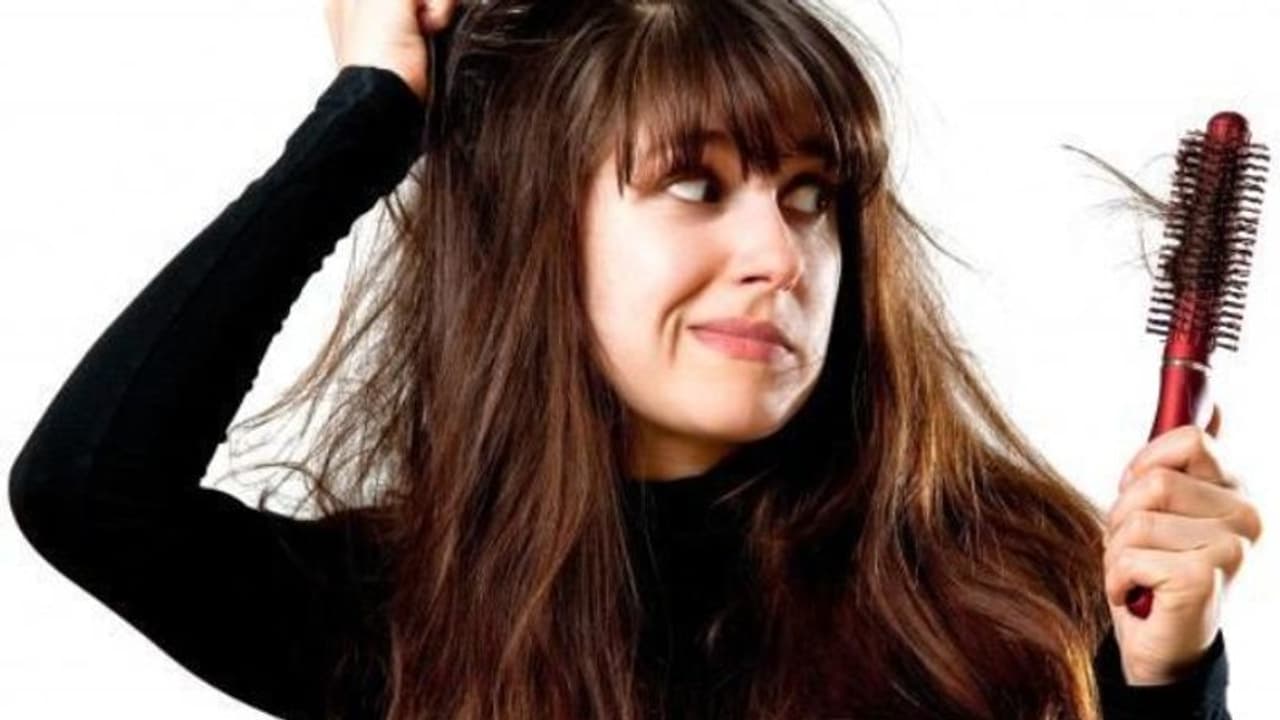 തലമുടി കൊഴിച്ചില് ഉണ്ടോ? ഈ കാര്യങ്ങള് ശ്രദ്ധിക്കുക! തലമുടി കൊഴിച്ചില് ഉണ്ടോ? ഈ കാര്യങ്ങള് ശ്രദ്ധിക്കുക!
