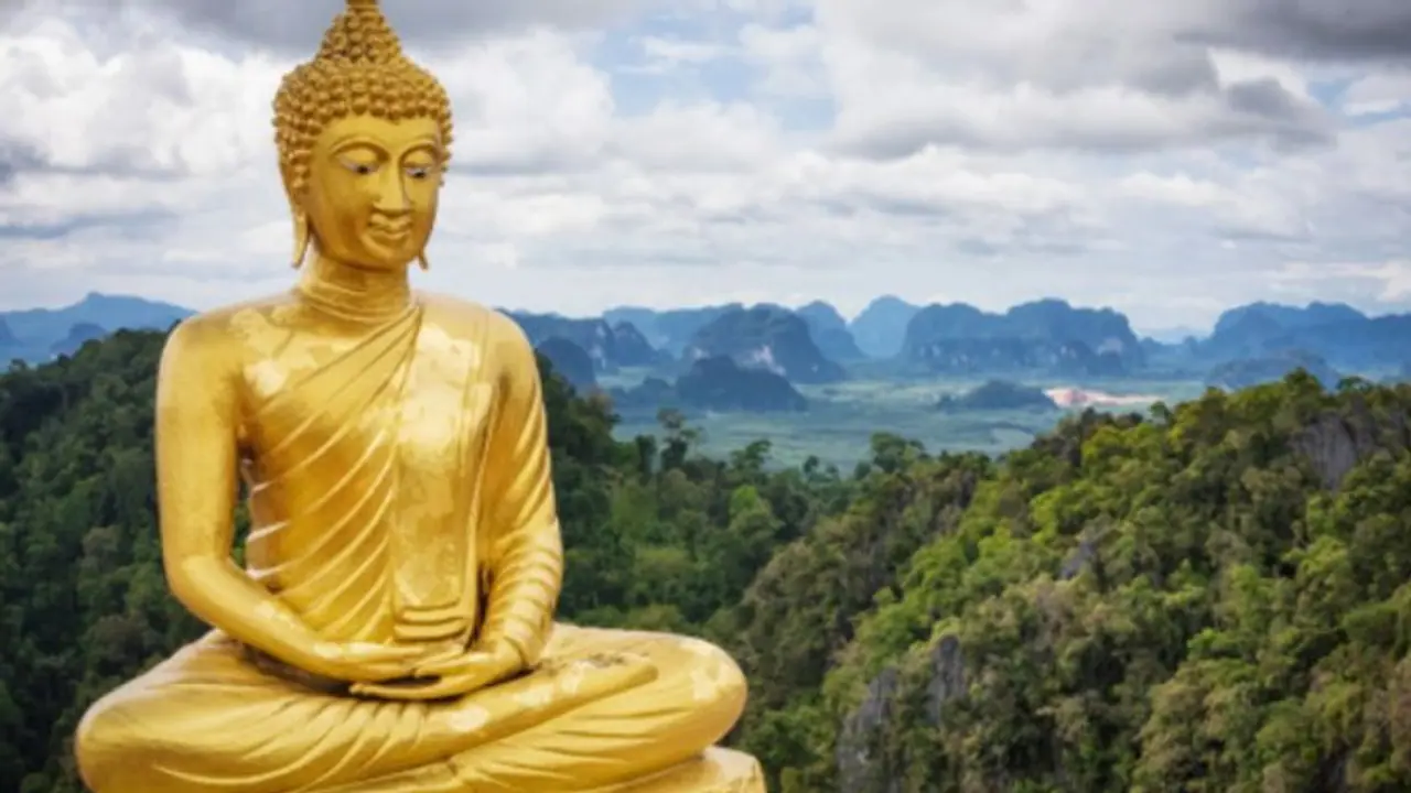 গুরুপুর্ণিমার দিন যে কাজগুলি করলে সংসার জীবনে পাবেন শান্তি, খুলে যাবে অর্থভাগ্য গুরুপুর্ণিমার দিন যে কাজগুলি করলে সংসার জীবনে পাবেন শান্তি, খুলে যাবে অর্থভাগ্য