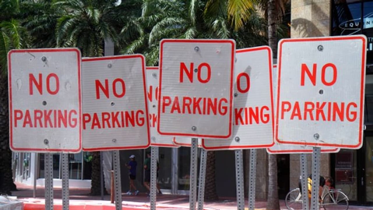 Mumbai mayor's vehicle found in no parking zone, fined Mumbai mayor's vehicle found in no parking zone, fined