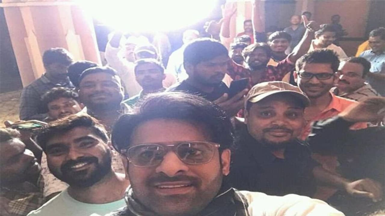 खत्म हुई साहो की शूटिंग, प्रभास ने शेयर की ऐसी PHOTO खत्म हुई साहो की शूटिंग, प्रभास ने शेयर की ऐसी PHOTO