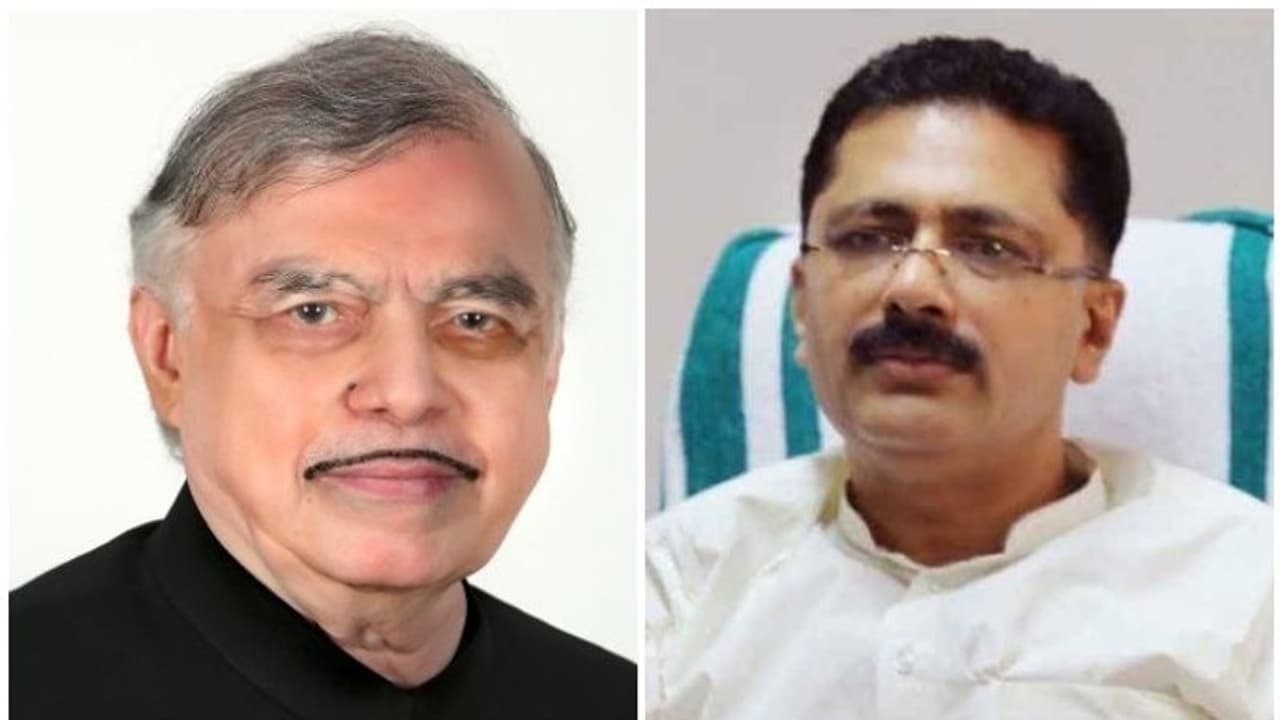 യൂണിവേഴ്സിറ്റി കോളേജ് സംഘര്ഷം: മന്ത്രി കെ ടി ജലീൽ ഗവര്ണറെ കണ്ടു യൂണിവേഴ്സിറ്റി കോളേജ് സംഘര്ഷം: മന്ത്രി കെ ടി ജലീൽ ഗവര്ണറെ കണ്ടു