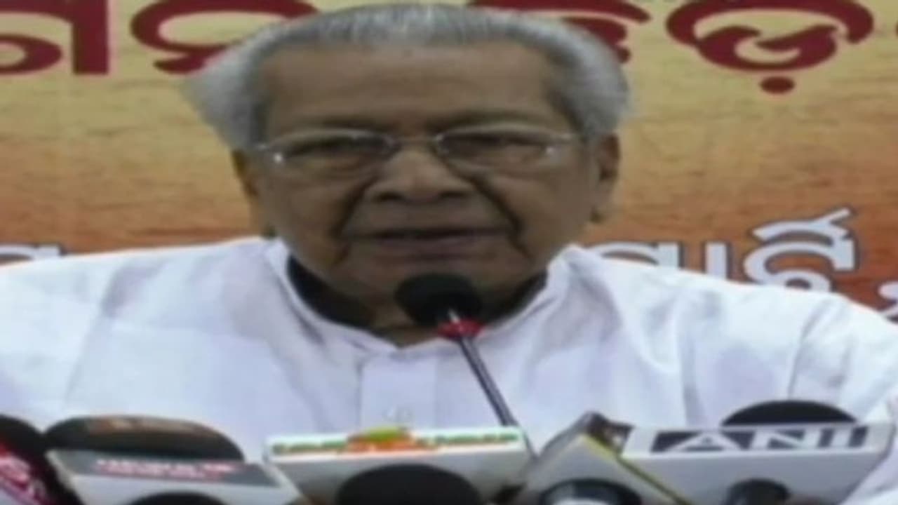 నరసింహన్ ఇక తెలంగాణకే: ఏపీకి కొత్త గవర్నర్ బిశ్వభూషణ్ నరసింహన్ ఇక తెలంగాణకే: ఏపీకి కొత్త గవర్నర్ బిశ్వభూషణ్