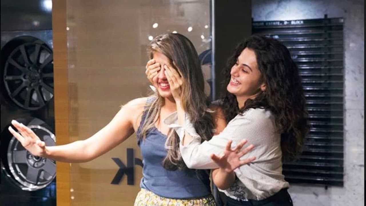 ತಾಪ್ಸಿ ಪನ್ನು ಸರ್ಪ್ರೈಸ್ ಗಿಫ್ಟ್‌ಗೆ ತಂಗಿ ಕ್ಲೀನ್ ಬೋಲ್ಡ್!