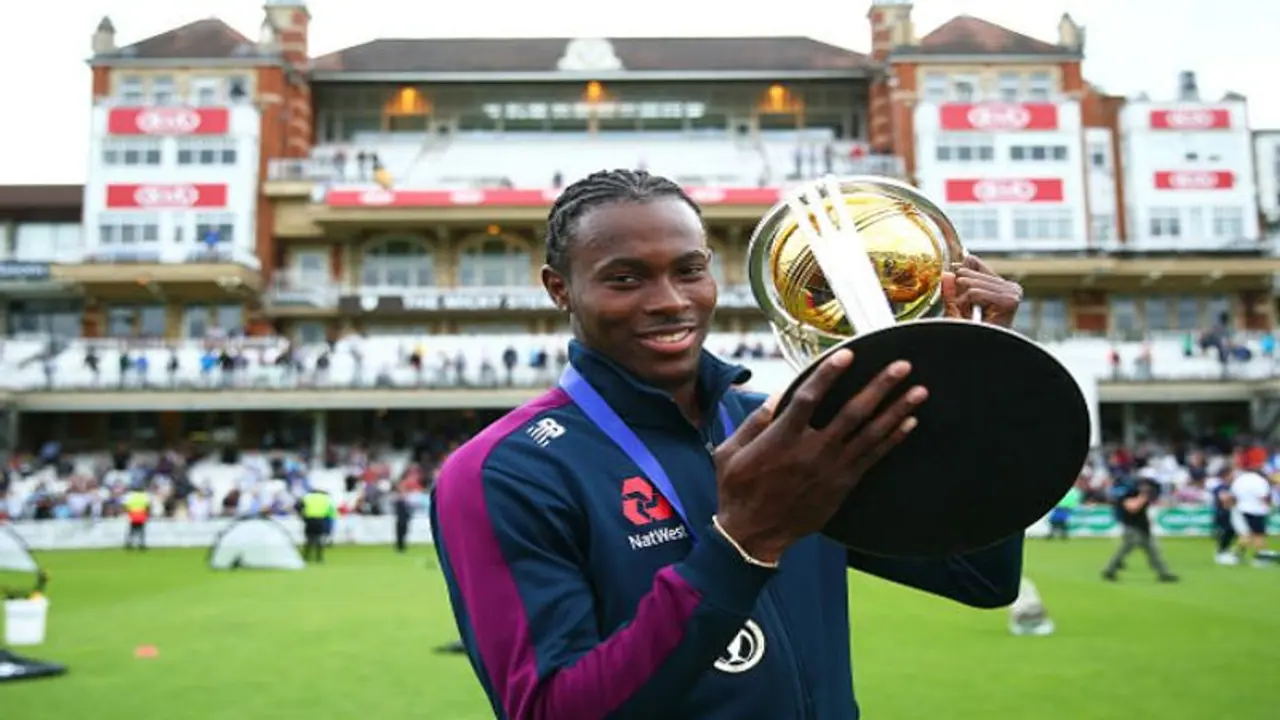 বুকে শোক চেপেই সুপার ওভারে নায়ক আর্চার, জানালেন বাবা