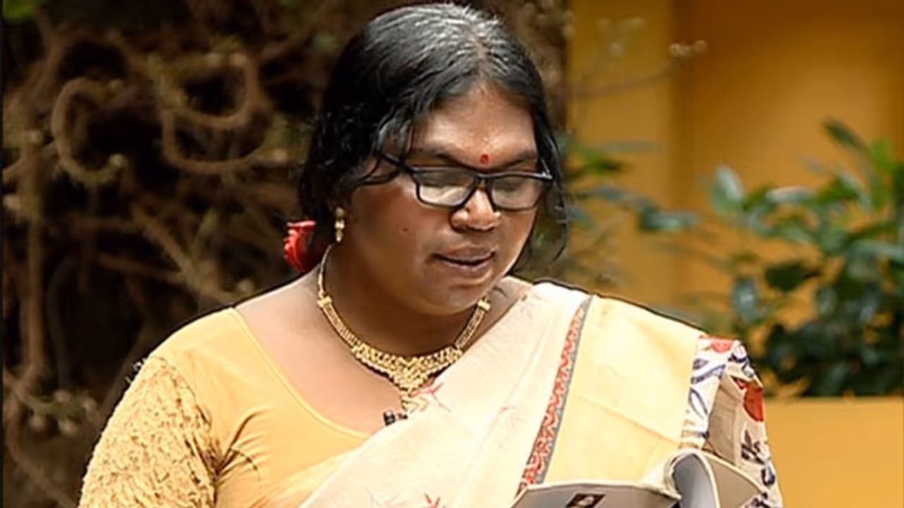 മലയാളത്തിലെ ആദ്യത്തെ ട്രാൻസ്ജെൻഡര് കവയത്രിയുടെ കവിത പാഠ്യപദ്ധതിയില് മലയാളത്തിലെ ആദ്യത്തെ ട്രാൻസ്ജെൻഡര് കവയത്രിയുടെ കവിത പാഠ്യപദ്ധതിയില്