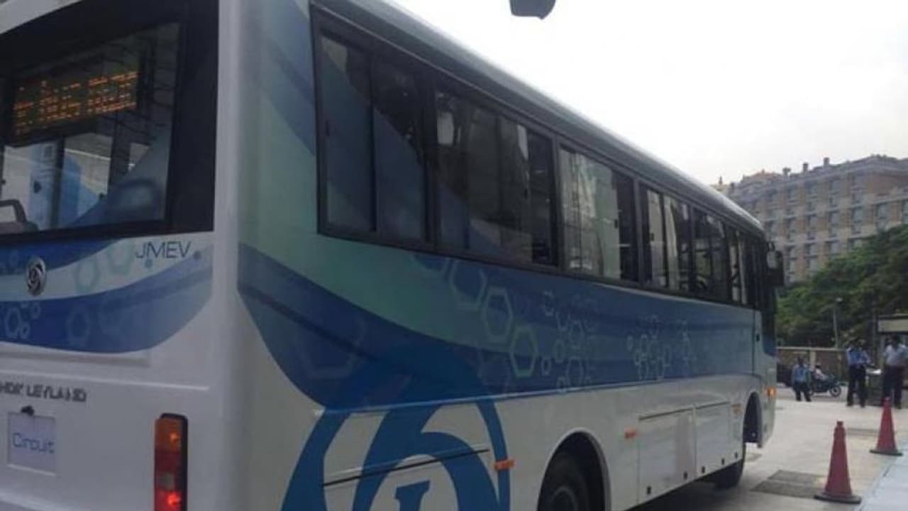 ஹையா… சென்னையில் விரைவில் மின்சாரப் பேருந்து ! அமைச்சர் விஜய பாஸ்கர் அதிரடி அறிவிப்பு !! ஹையா… சென்னையில் விரைவில் மின்சாரப் பேருந்து ! அமைச்சர் விஜய பாஸ்கர் அதிரடி அறிவிப்பு !!