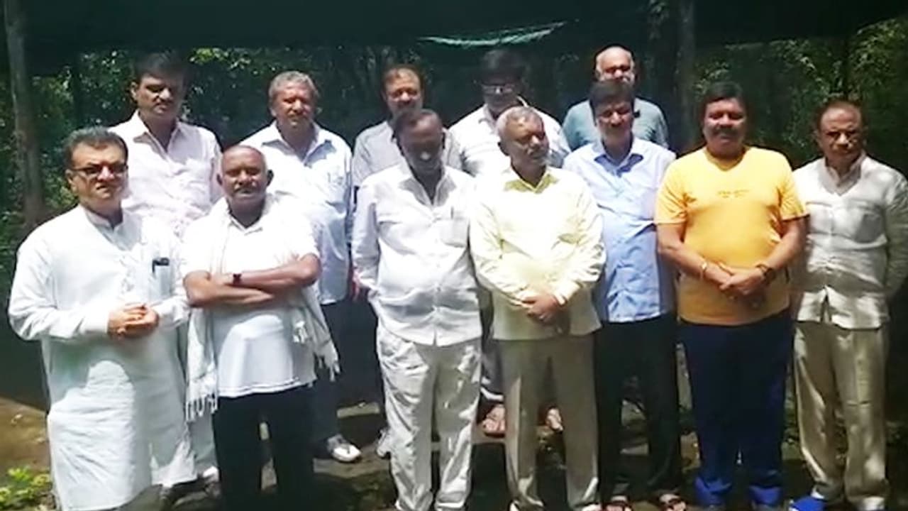 ರೆಬೆಲ್ ಶಾಸಕರ ಕರೆತರಲು ಮೈತ್ರಿ ತಂತ್ರವಿದು ರೆಬೆಲ್ ಶಾಸಕರ ಕರೆತರಲು ಮೈತ್ರಿ ತಂತ್ರವಿದು